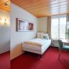 hotel and spezialitatenrestaurant zur linde