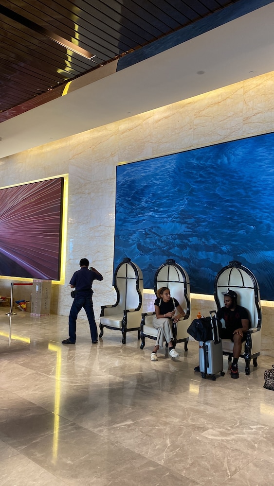 platinum service suite the face
