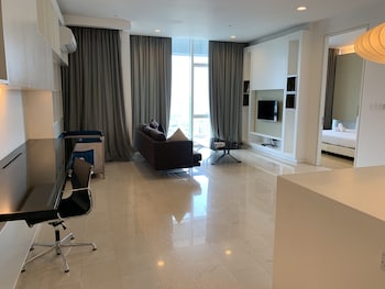 platinum service suite the face