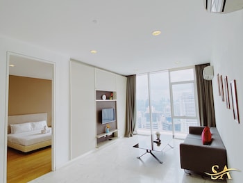 platinum service suite the face