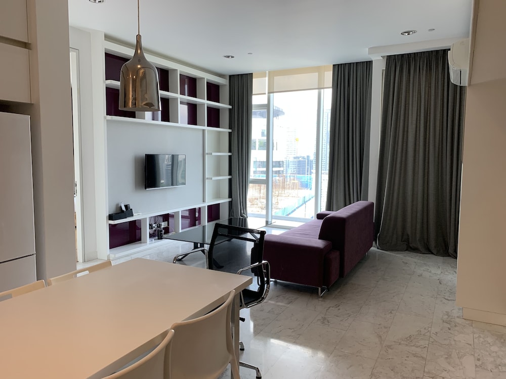 platinum service suite the face