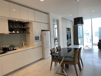 platinum service suite the face