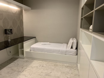platinum service suite the face