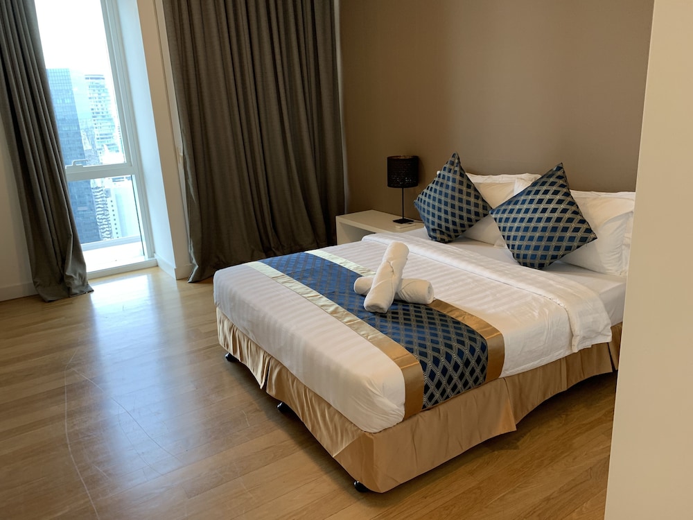platinum service suite the face