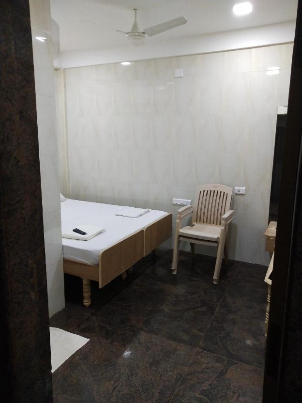 i roomz gvk residency