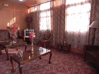 Shabrose Heritage Houseboats,Jammu>>Gulmarg,3 star