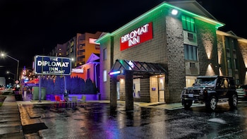 diplomat inn