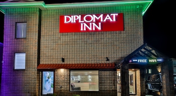 diplomat inn