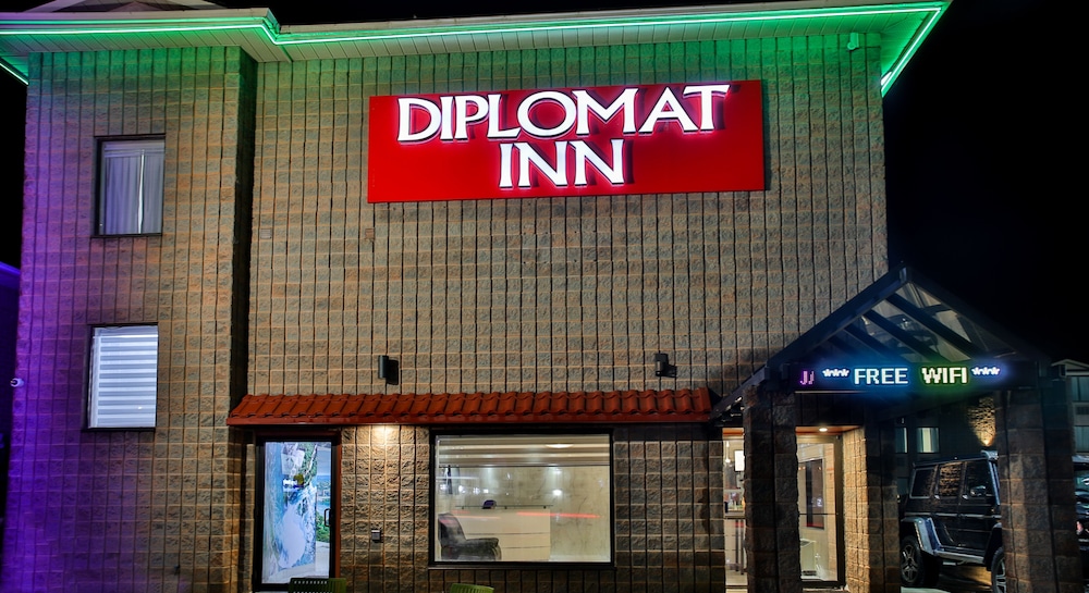 diplomat inn