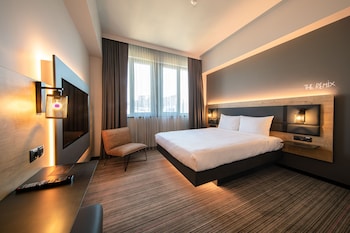 moxy bucharest old town