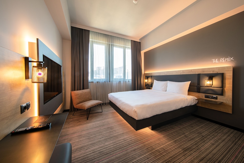 moxy bucharest old town