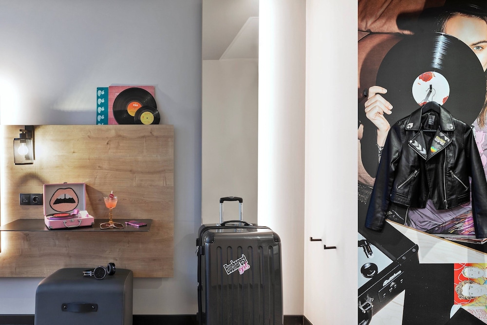 moxy bucharest old town