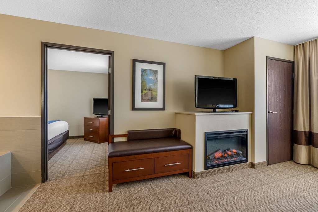 comfort suites cedar falls