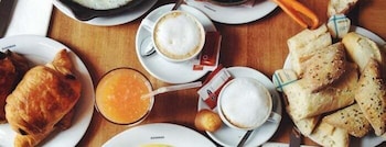 Catania Crossing B&B Rooms And Comforts,Linguaglossa>>Catania,3 star