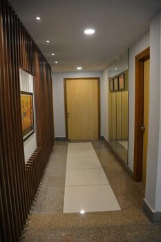 four leaf service suites