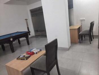 four leaf service suites