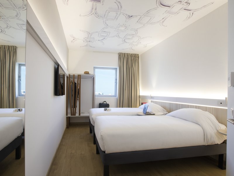 ibis abdelmoumen casa centre