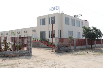 mangal grand hotel