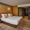 alexander hotel