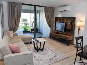 Baz Tower,Larnaca>>Cyprus,0 star