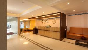 flora charishma residency aluva