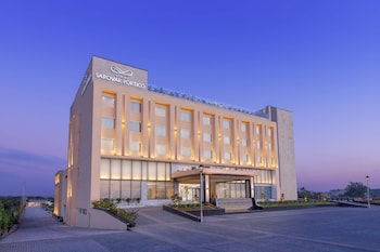 viraj sarovar portico