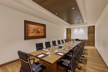 viraj sarovar portico