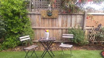 abbotsford private rooms and pods 15 charles homestay