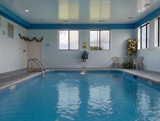 Super 8 By Wyndham Dekalb Il,Mclean>>Dekalb,2 star