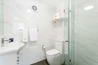 quality inn sunshine haberfield