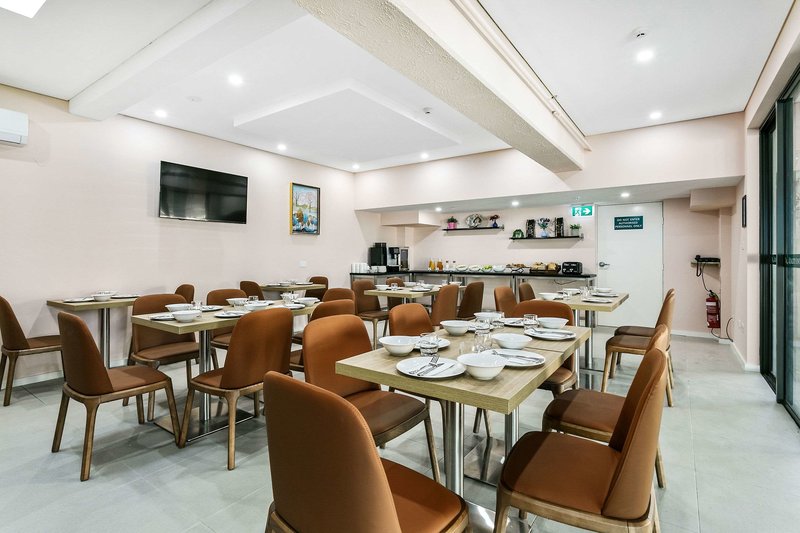 quality inn sunshine haberfield