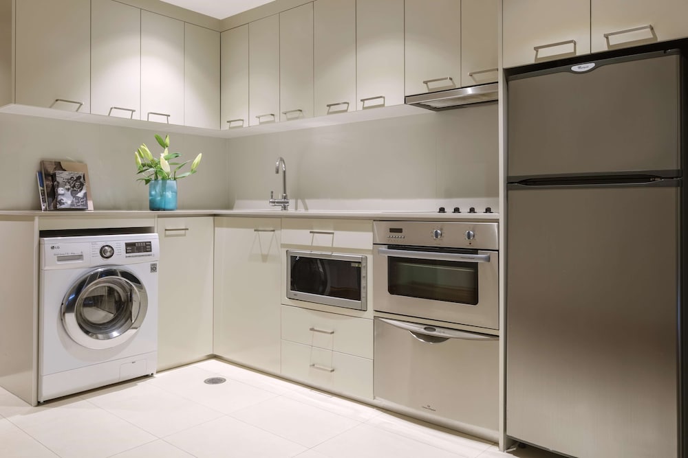 oaks gold coast hotel