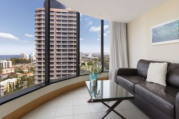 oaks gold coast hotel