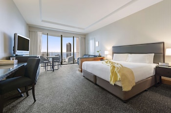 oaks gold coast hotel