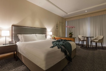 oaks gold coast hotel