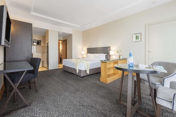 oaks gold coast hotel