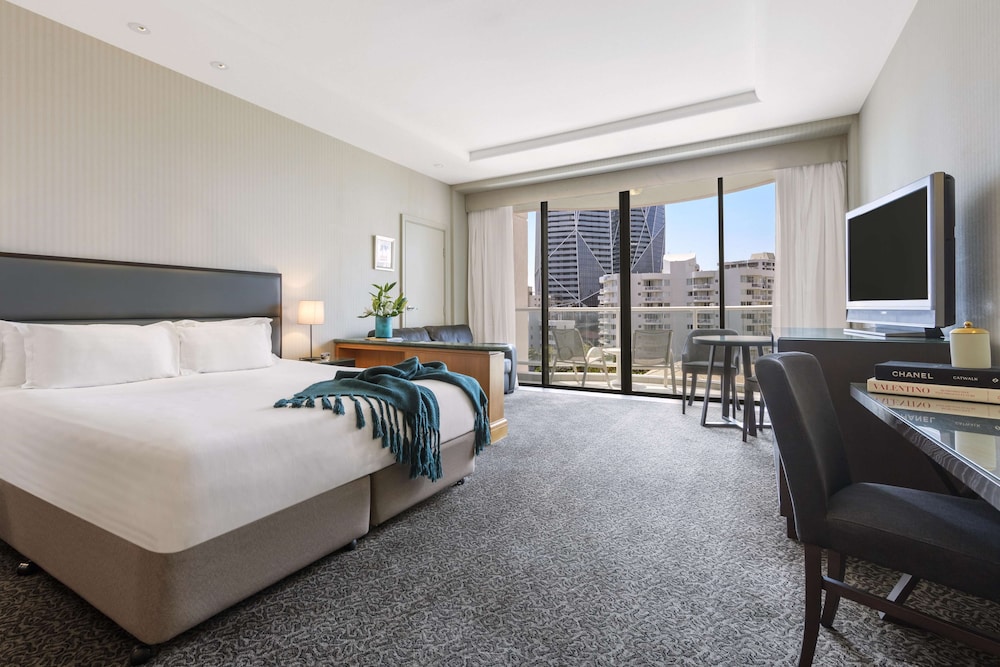 oaks gold coast hotel