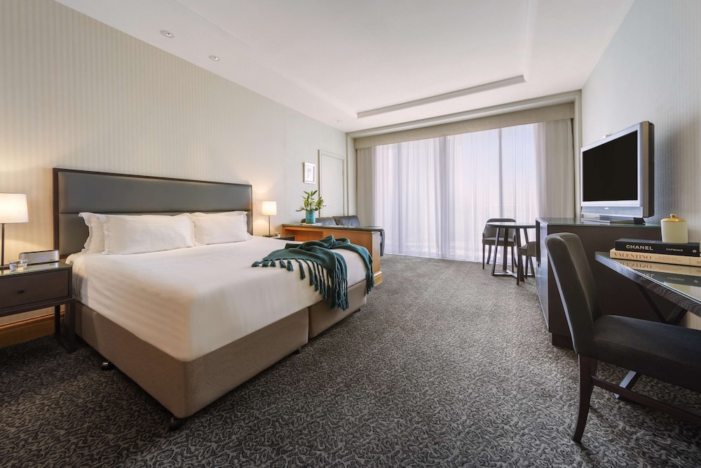 oaks gold coast hotel