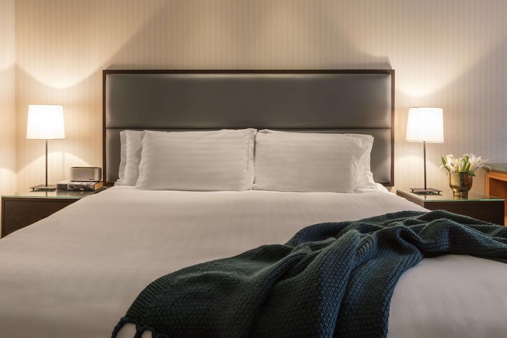 oaks gold coast hotel