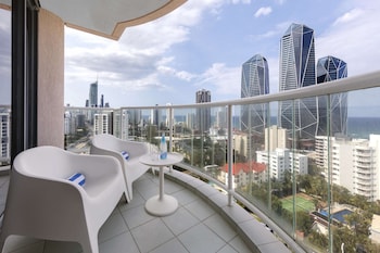 oaks gold coast hotel