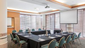 oaks gold coast hotel