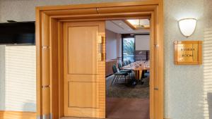 oaks gold coast hotel