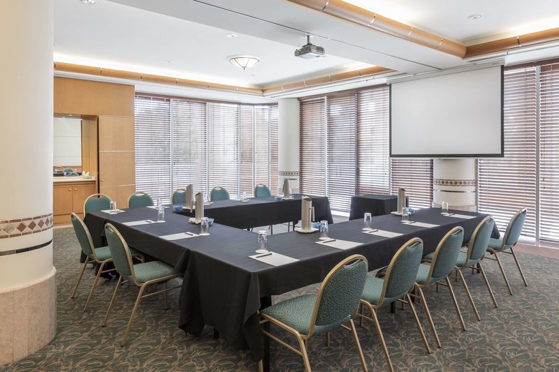 oaks gold coast hotel