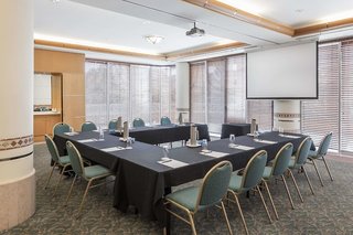 oaks gold coast hotel