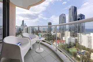 oaks gold coast hotel