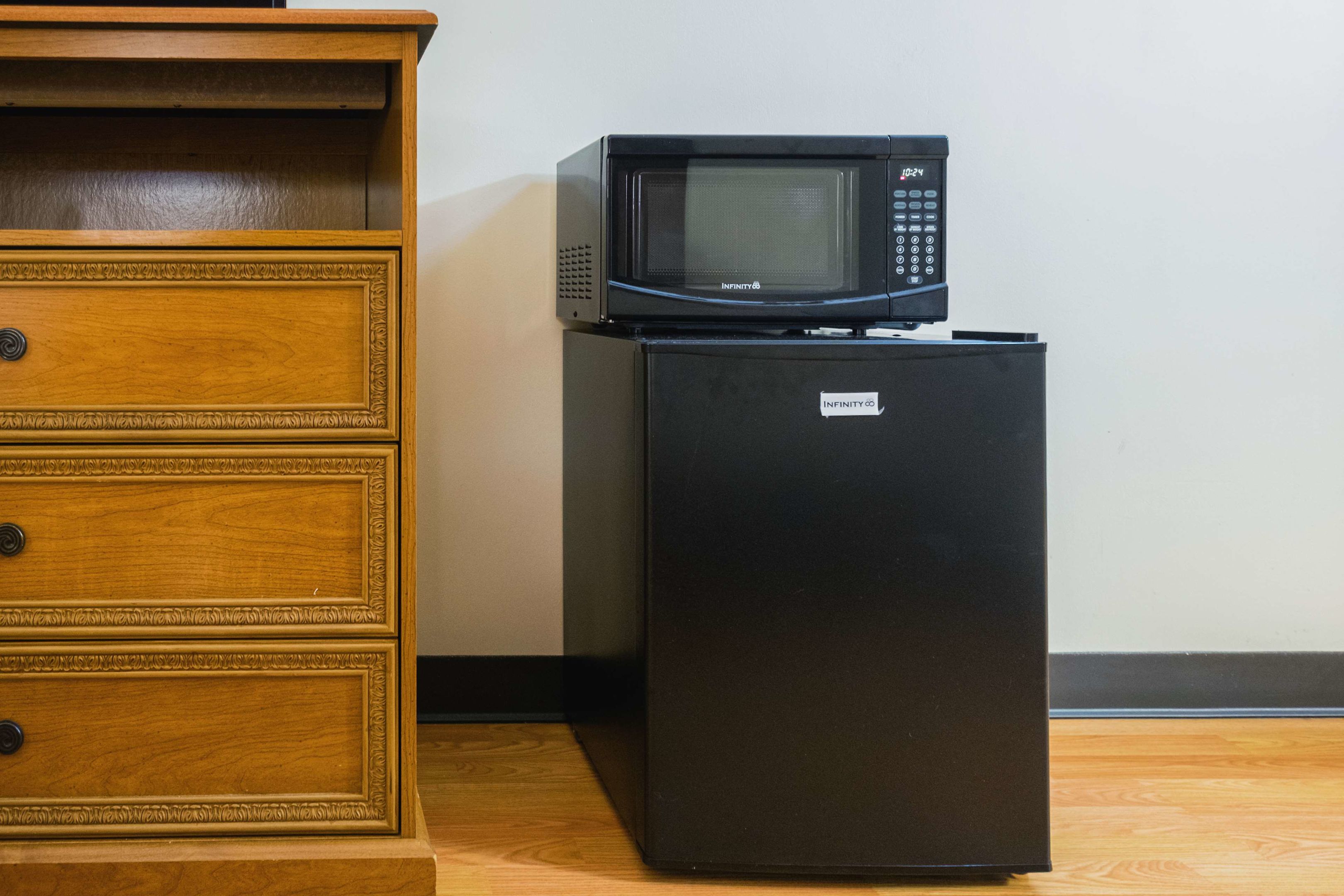 red roof inn hendersonville