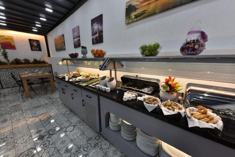 Almina Inn Hotel,Sarac Ishak Mahallesi Mollabey Sokak 12/9001 Mithatpasa Caddesi Beyazit 34126 Istanbul,4 star