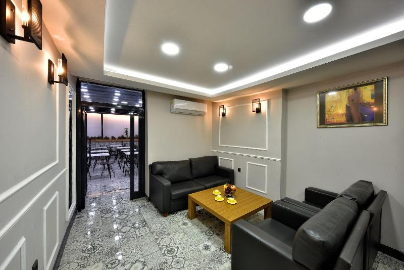 Almina Inn Hotel,Sarac Ishak Mahallesi Mollabey Sokak 12/9001 Mithatpasa Caddesi Beyazit 34126 Istanbul,4 star