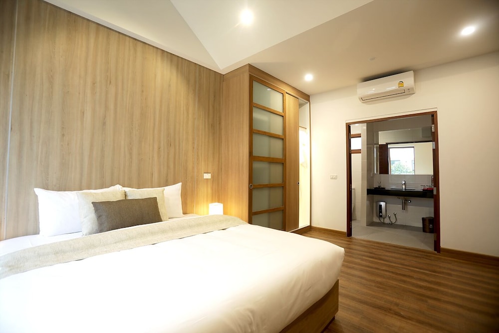 four oclock hotel