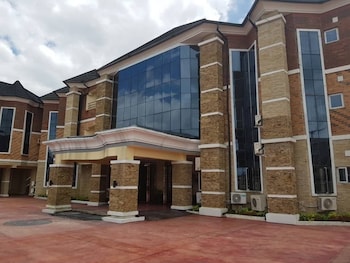 Axion Honors,7 Axion Road Off Port Harcourt Road Owerri Imo State,4 star
